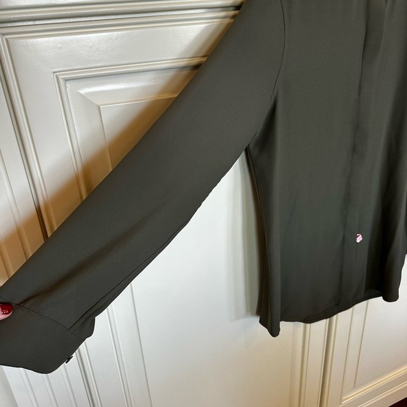 Equipment Femme Women’s Cherine Army Green Button Front Nehru Collar Blouse - Picture 6 of 9